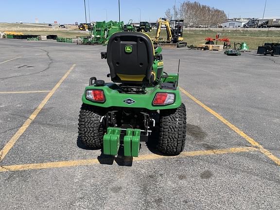 Image of John Deere X739 equipment image 4
