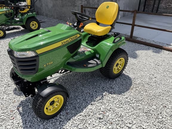 Image of John Deere X739 equipment image 1
