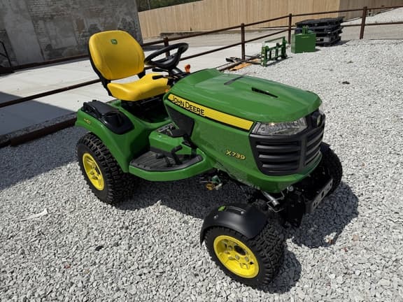 Image of John Deere X739 equipment image 2