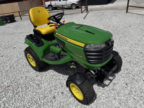 Image of John Deere X739 equipment image 1