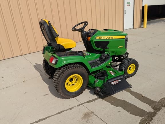 Image of John Deere X750 equipment image 2