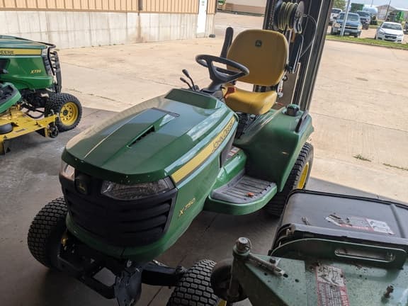 Image of John Deere X750 equipment image 1