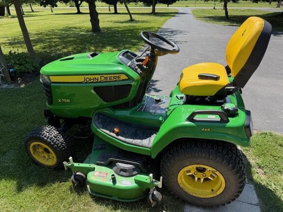 Image of John Deere X758 equipment image 1