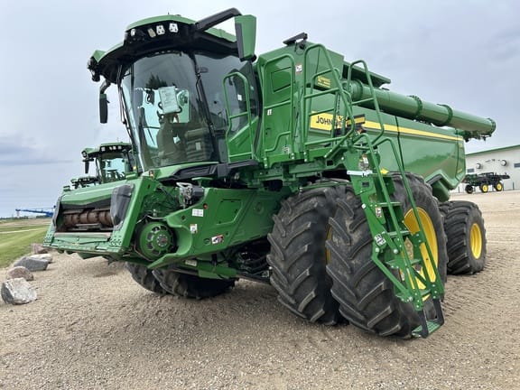 2024 John Deere X9 1000 Equipment Image0