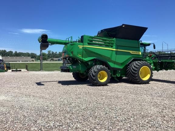 Image of John Deere X9 1000 equipment image 2