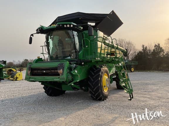 Image of John Deere X9 1000 equipment image 1