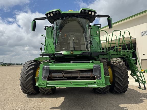 Image of John Deere X9 1000 equipment image 3