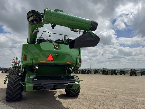 Image of John Deere X9 1000 equipment image 4