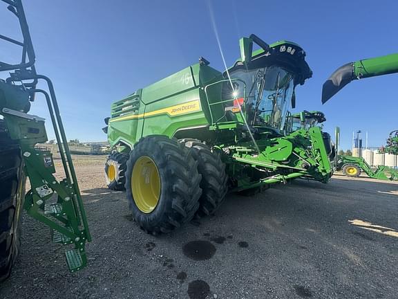Image of John Deere X9 1000 equipment image 1