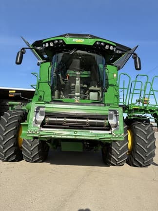 Image of John Deere X9 1000 equipment image 4