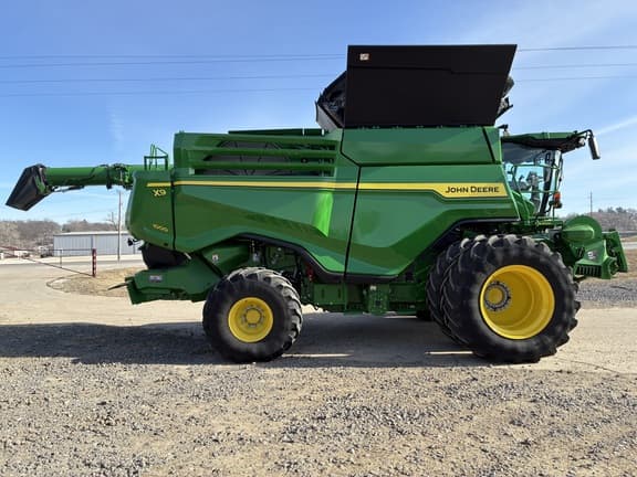 Image of John Deere X9 1000 equipment image 3