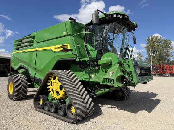 Image of John Deere X9 1000 equipment image 2