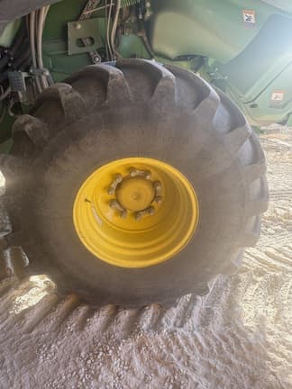 Image of John Deere X9 1000 equipment image 3