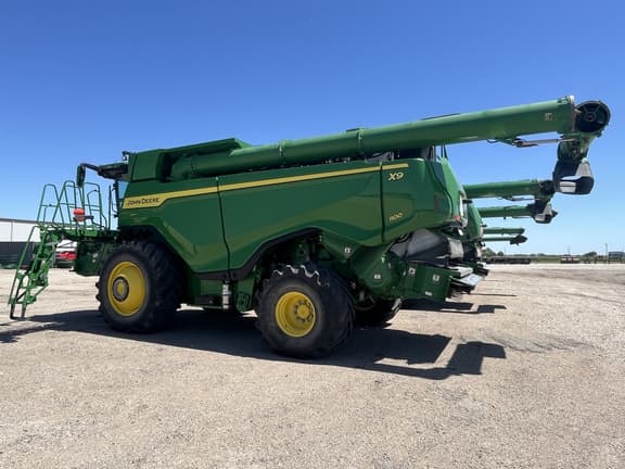 Image of John Deere X9 1100 equipment image 4