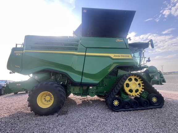 Image of John Deere X9 1100 equipment image 3