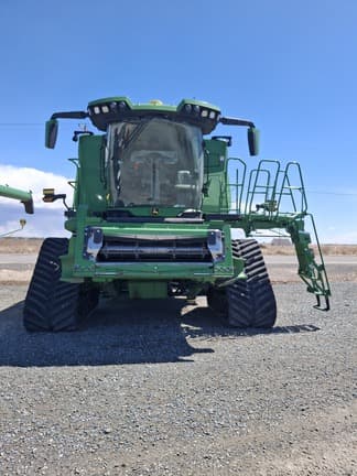 Image of John Deere X9 1100 equipment image 2