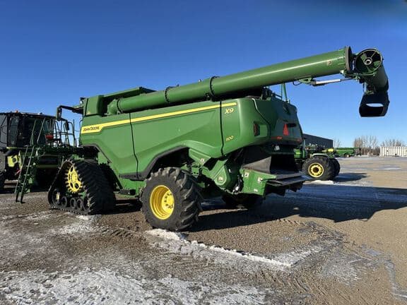 Image of John Deere X9 1100 equipment image 4