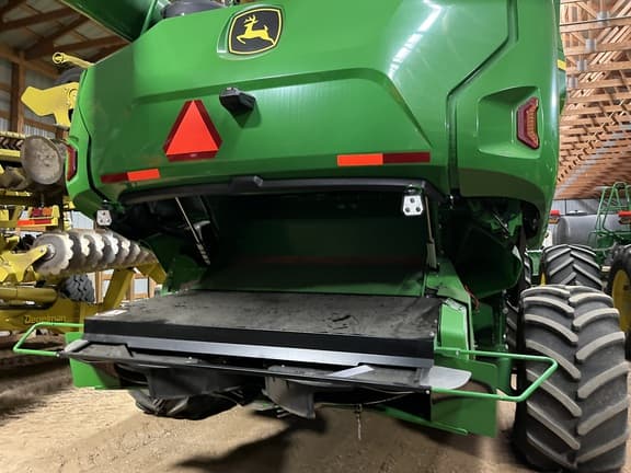 Image of John Deere X9 1100 equipment image 3