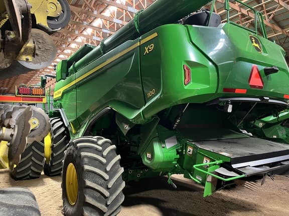 Image of John Deere X9 1100 equipment image 2