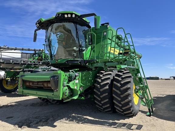 Image of John Deere X9 1100 equipment image 1