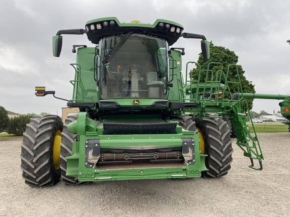 Image of John Deere X9 1100 equipment image 2