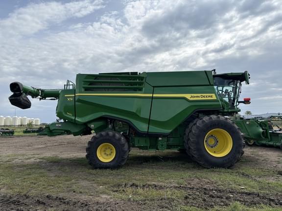 Image of John Deere X9 1100 equipment image 2