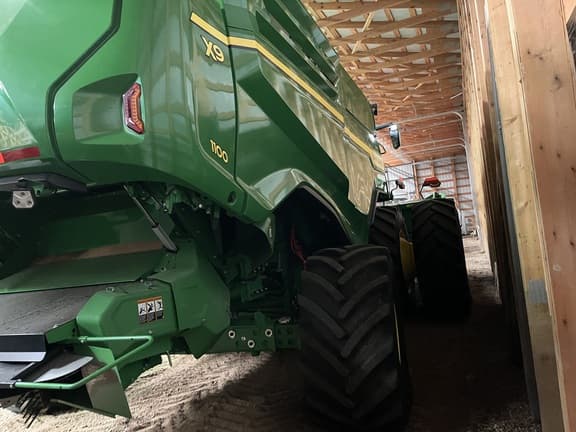 Image of John Deere X9 1100 equipment image 3