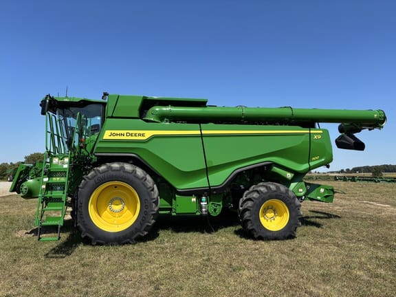 2024 John Deere X9 1100 Equipment Image0