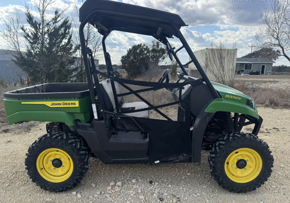 Image of John Deere XUV 560E equipment image 2