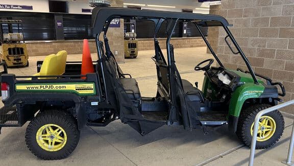 Image of John Deere XUV 825M S4 Image 1