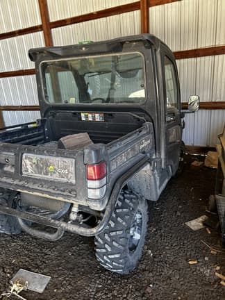 Image of John Deere XUV 835M equipment image 1