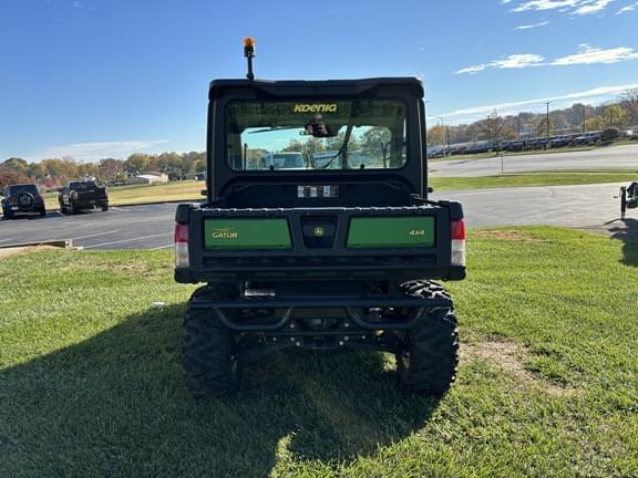 Image of John Deere XUV 835M equipment image 4