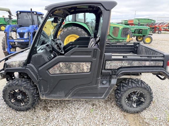 2024 John Deere XUV 835M Equipment Image0