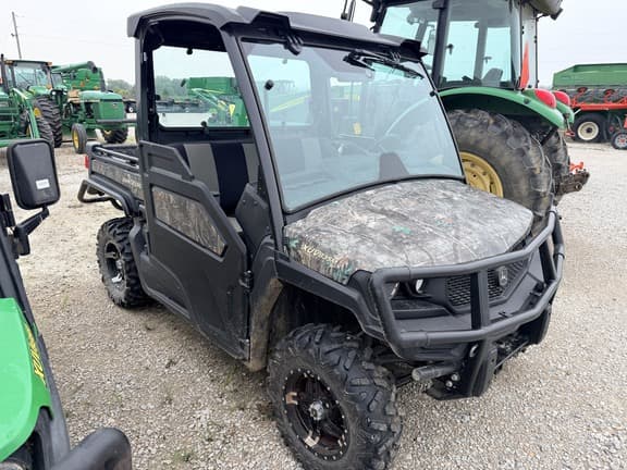 Image of John Deere XUV 835M equipment image 3