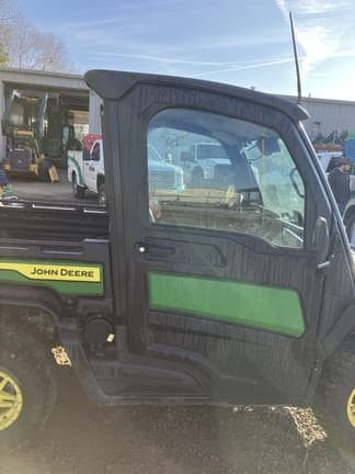 Image of John Deere XUV 835M equipment image 3