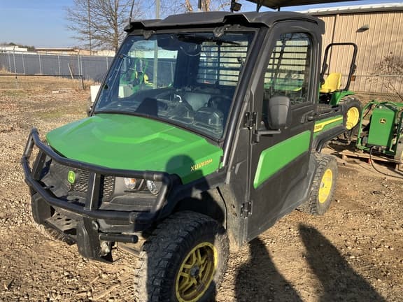 Image of John Deere XUV 835M equipment image 1