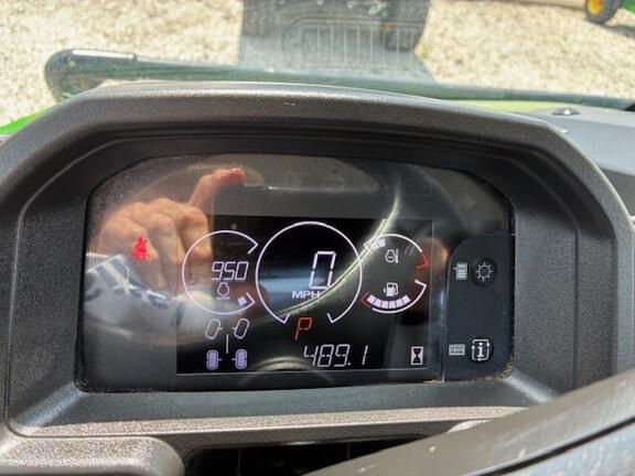 Image of John Deere XUV 835M equipment image 3