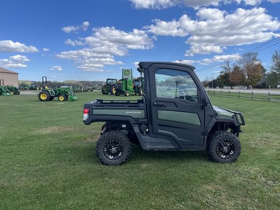 Image of John Deere XUV 835M equipment image 2