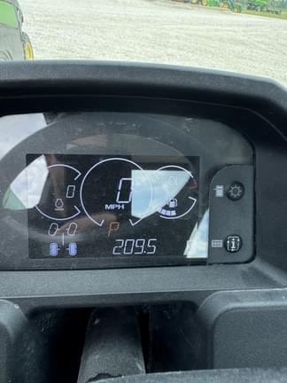 Image of John Deere XUV 835M equipment image 3