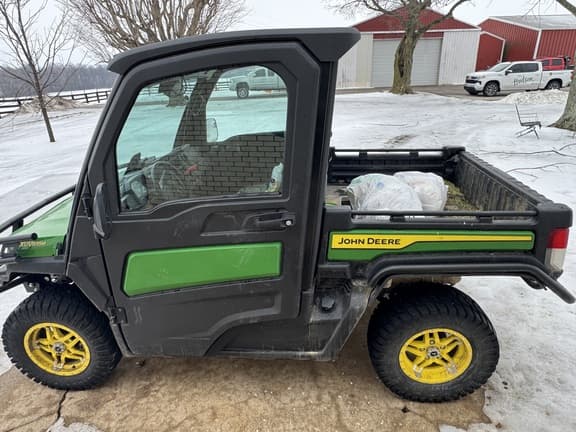 Image of John Deere XUV 835M equipment image 2