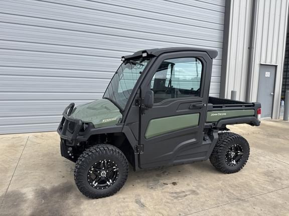 Image of John Deere XUV 835M equipment image 1