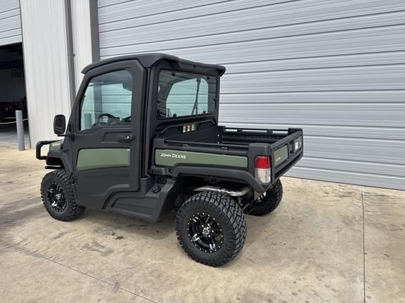Image of John Deere XUV 835M equipment image 2