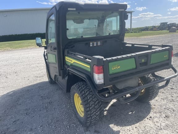 Image of John Deere XUV 835M equipment image 3