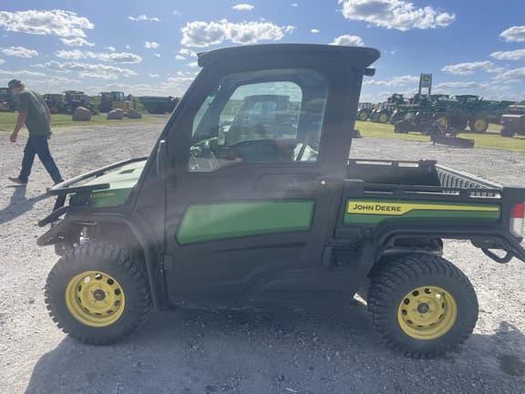 Image of John Deere XUV 835M equipment image 2