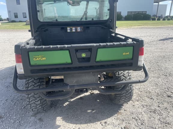 Image of John Deere XUV 835M equipment image 4