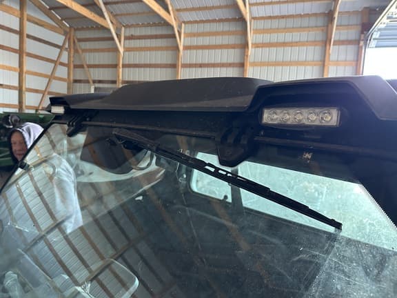 Image of John Deere XUV 835M equipment image 4