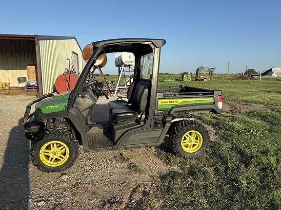 Image of John Deere XUV 835M equipment image 2