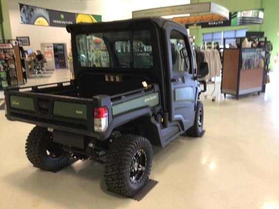 Image of John Deere XUV 835M equipment image 3