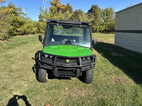Image of John Deere XUV 835M equipment image 1