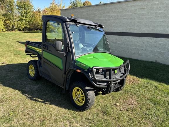Image of John Deere XUV 835M Primary image